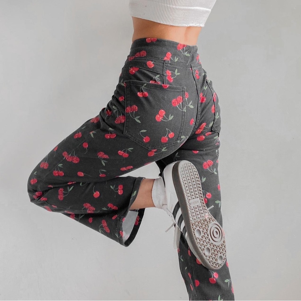 Free People / NWT Cherry Fruit Print Flare Crop Pants in Black - Picture 2 of 9
